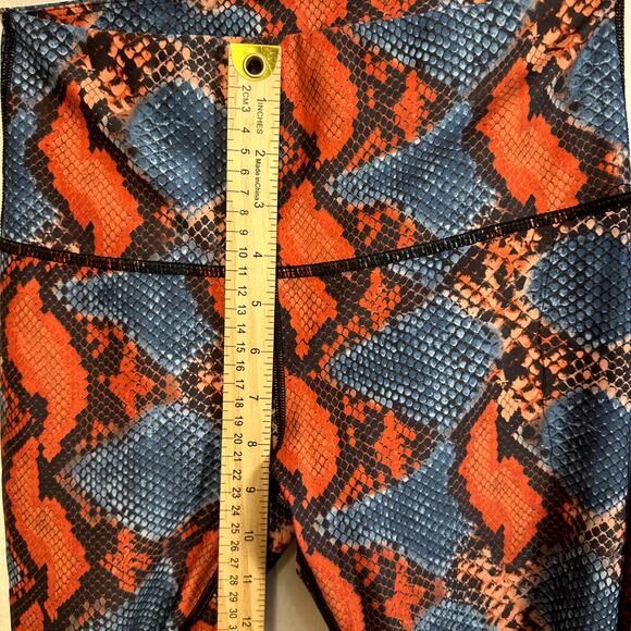 Women Leggings Set of 2 SZ Snakeskin Abstract Artsy Pocket Running - Picture 8 of 12